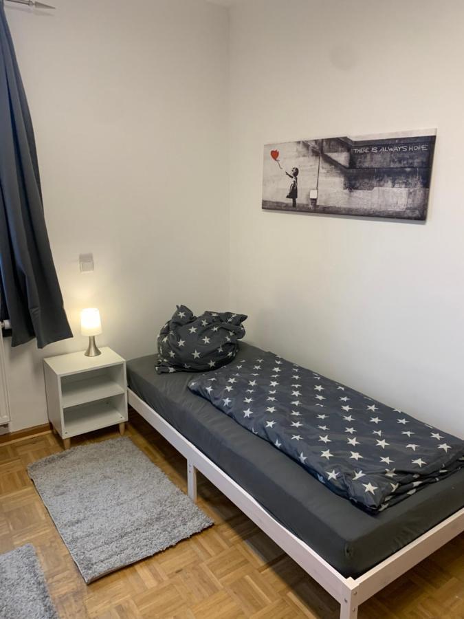 Mainpark Apartment 4 Schlafzimmer Bis Zu 10 Personen Direkt Ueber Aschaffapartment Bei Aschaffenburg Mainaschaff Exteriör bild
