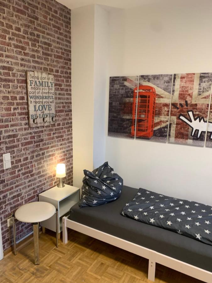 Mainpark Apartment 4 Schlafzimmer Bis Zu 10 Personen Direkt Ueber Aschaffapartment Bei Aschaffenburg Mainaschaff Exteriör bild