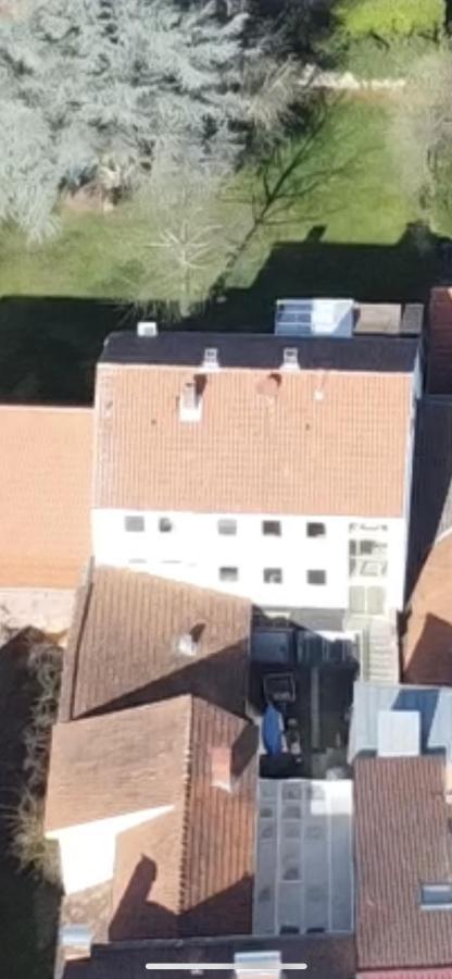 Mainpark Apartment 4 Schlafzimmer Bis Zu 10 Personen Direkt Ueber Aschaffapartment Bei Aschaffenburg Mainaschaff Exteriör bild